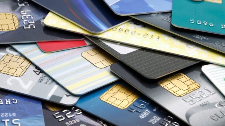 Avoiding Credit Card Traps: A Comprehensive Guide to Responsible Credit Card Usage