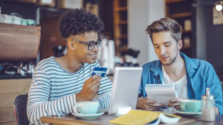 How to choose the right credit card for college students in the United States
