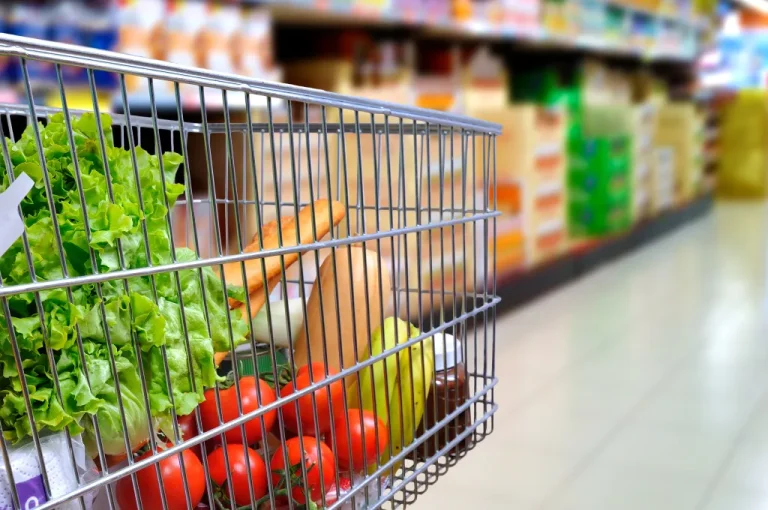 Strategies to save on grocery shopping in the U.S. without compromising quality