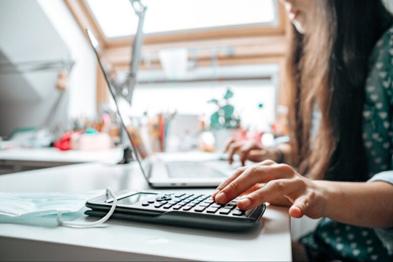Entrepreneurship and finances: How to manage personal finances while building a business in the U.S.
