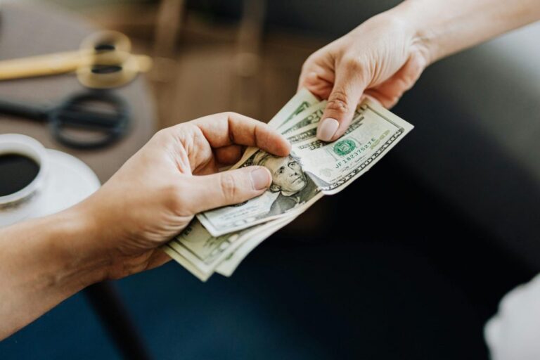 How to avoid financial pitfalls when taking out personal loans in the US
