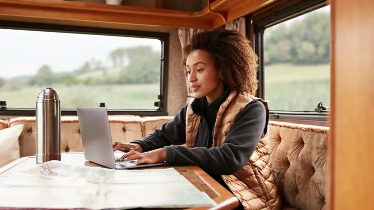 Personal finance strategies for digital nomads in the US