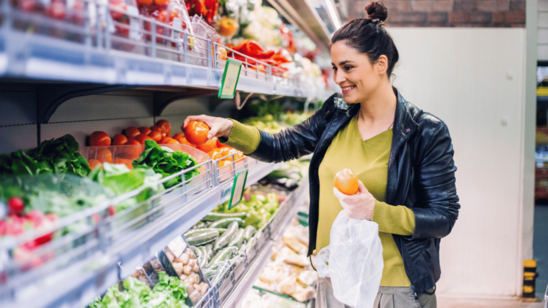Tips to save on grocery shopping in the US: Planning and economy