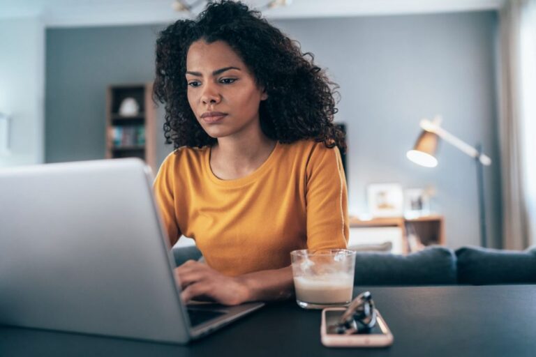 How to efficiently manage student loan debt in the U.S.