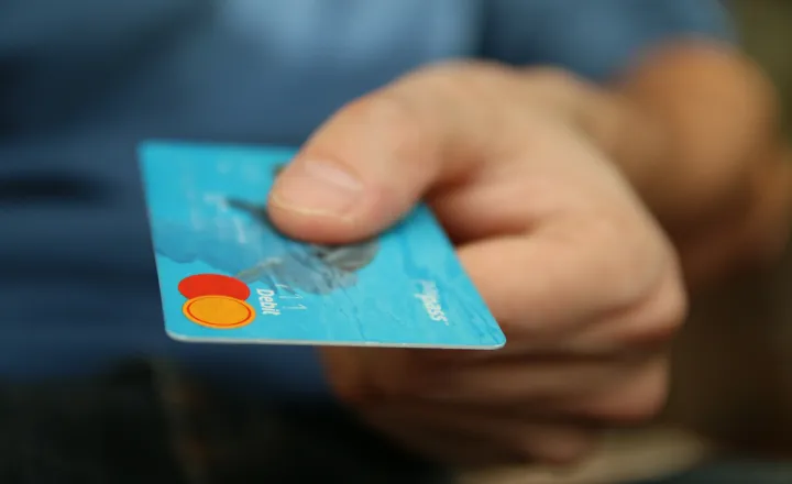 Understanding the Differences Between Credit and Debit Cards