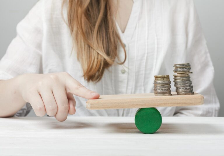 How economic inequality is influencing access to banking services in the US