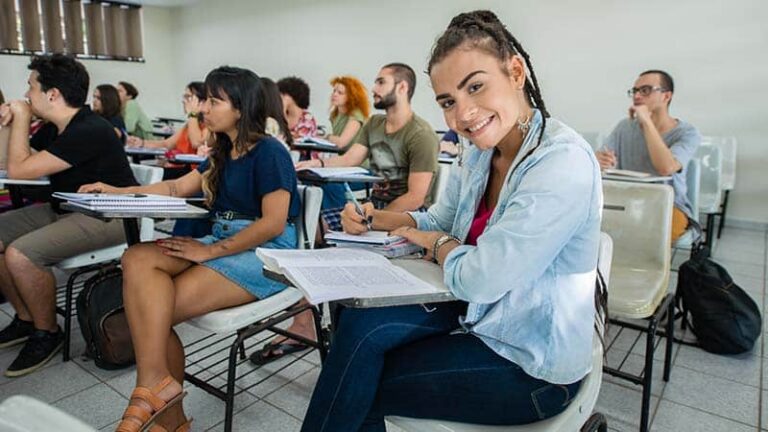 Cursos presenciais com bolsa de estudos para baixa renda!