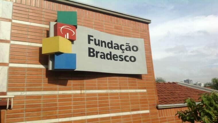 Fundação Bradesco oferece cursos gratuitos online nas áreas de Administração, Banco de Dados, e mais