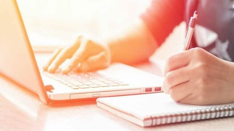 Coursera oferece de cursos a graduações totalmente online com inscrições gratuitas