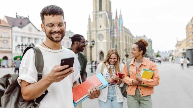Idiomas para quem quer fazer intercâmbio: O que aprender antes de viajar?