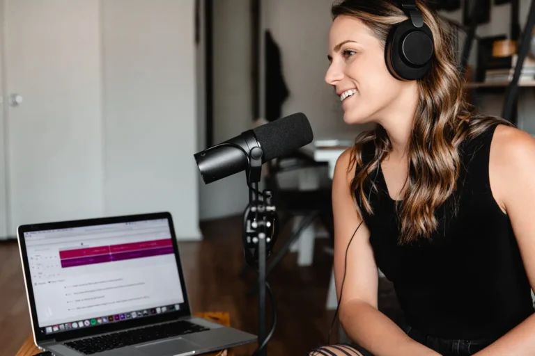 Aprendizado de idiomas com podcasts: Veja como usar no dia a dia