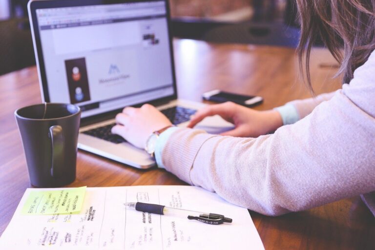 Quer aprender mais sobre administração e marketing? Conheça estes cursos onlines e gratuitos!