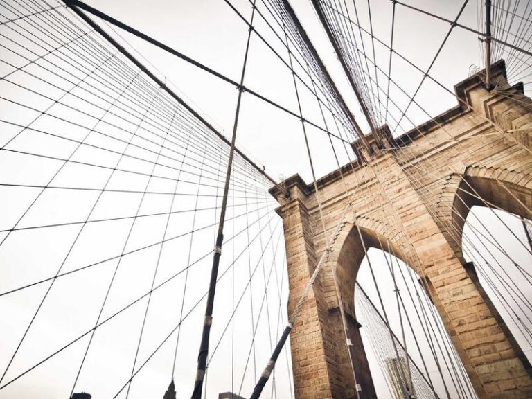 Investing in tech startups in the US: Risks and rewards